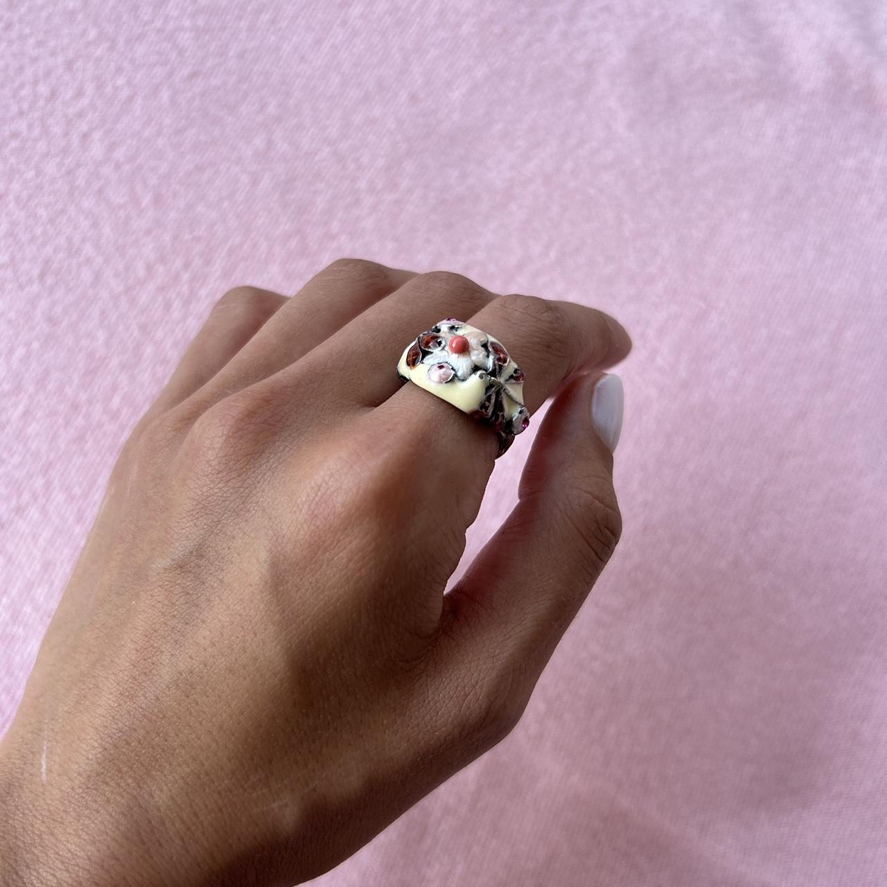 Resin ring