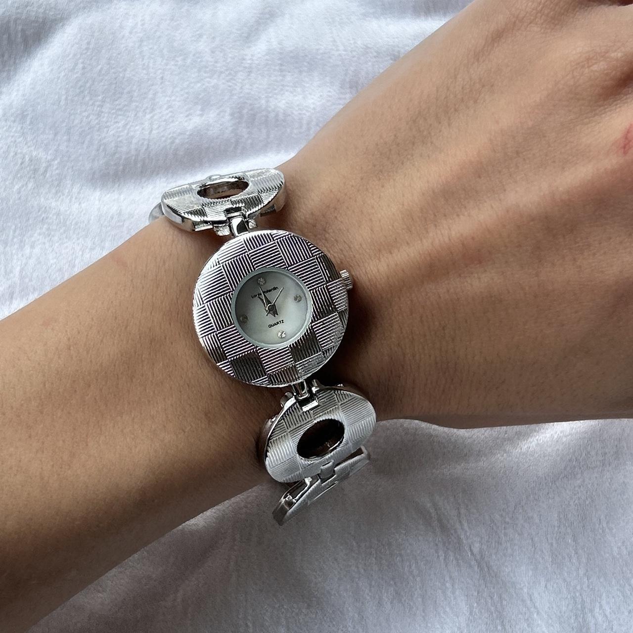 Circle silver watch