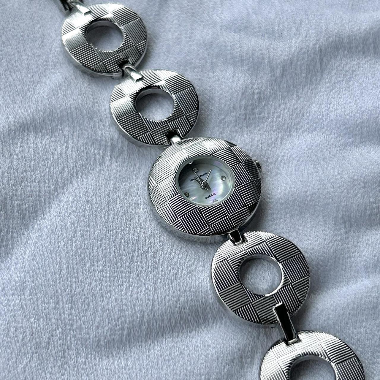 Circle silver watch