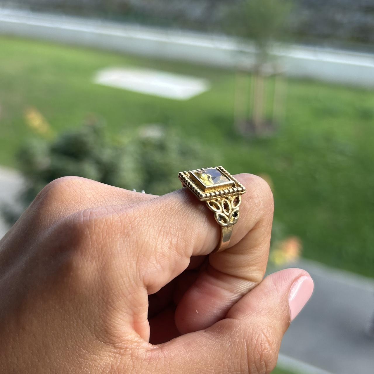 Yellow quartz stone ring