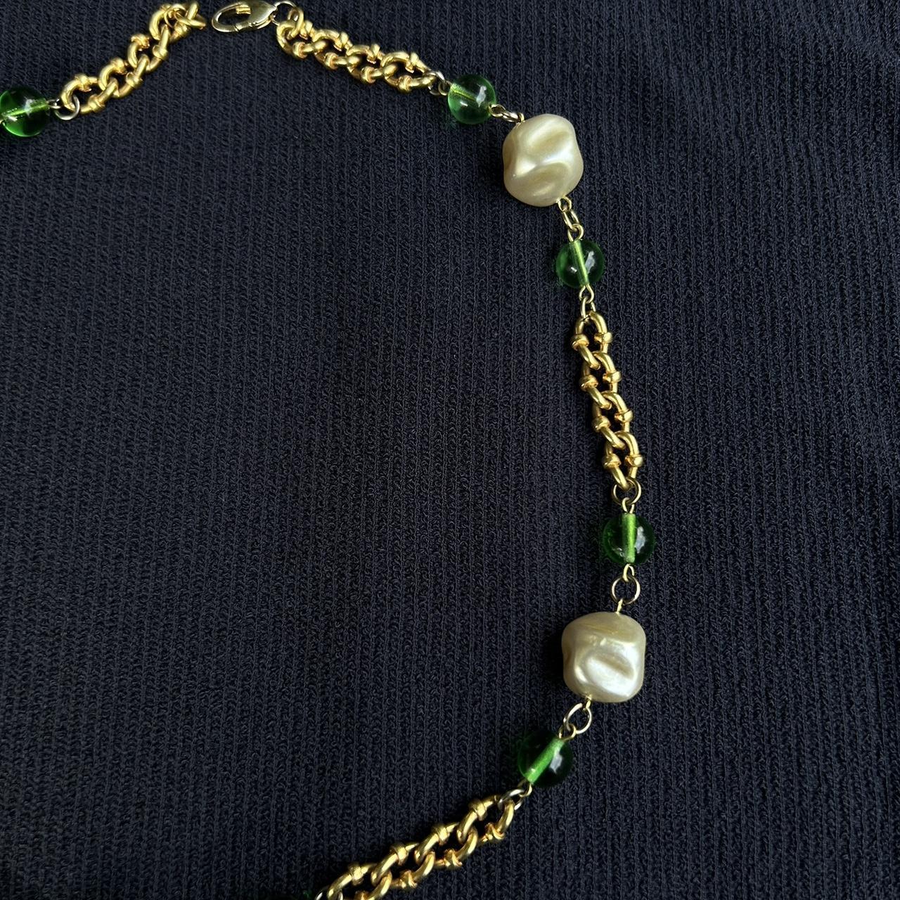 Pearly gold necklace